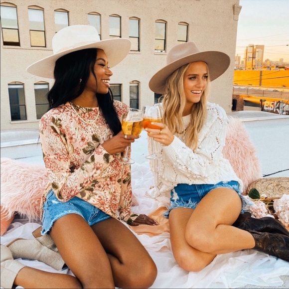 Show Me Your Mumu Hydrangea Blooms Bonfire Knit Pullover Sweater - Picture 3 of 9